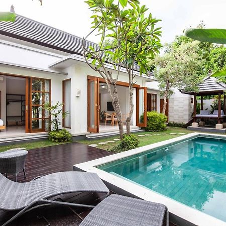 Villa Voyage 4 Seminyak  Exterior photo